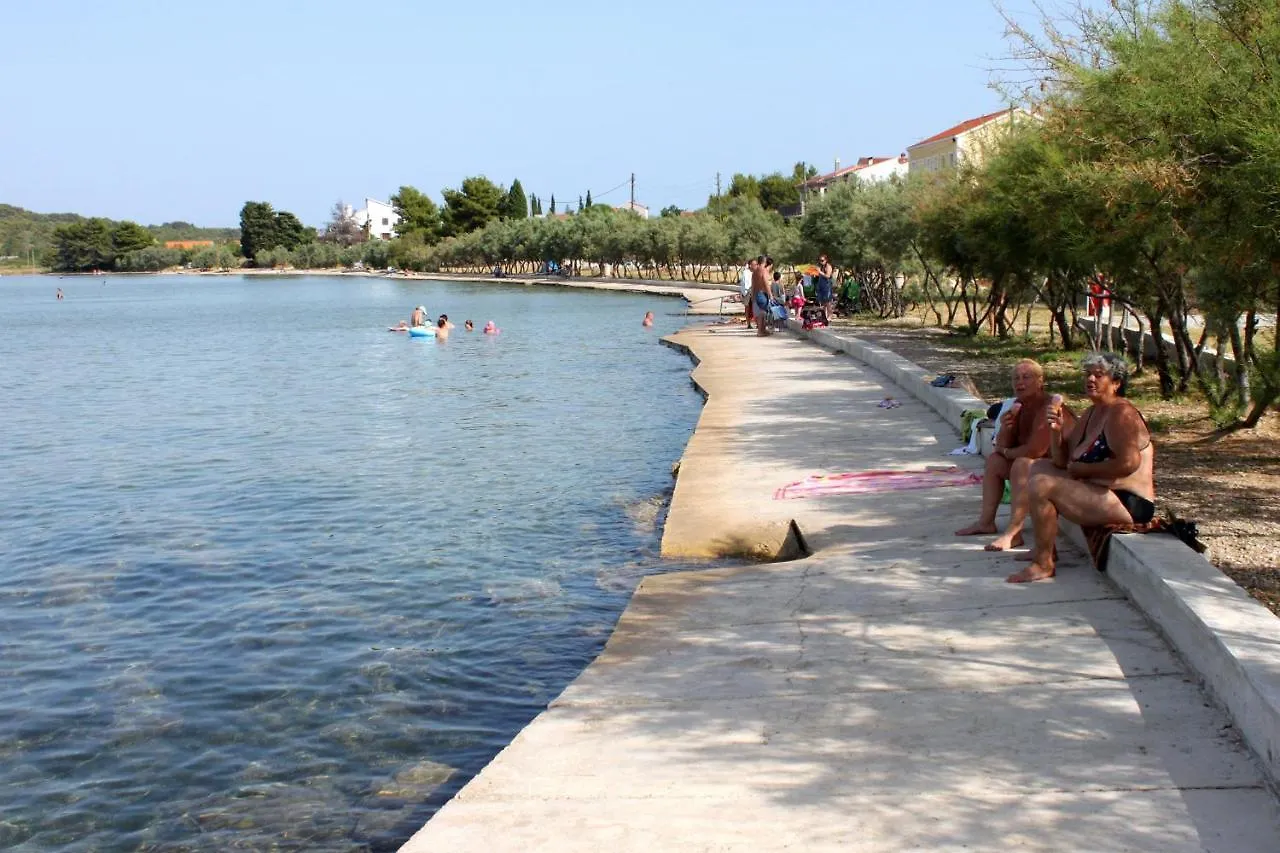 Apartments And Rooms By The Sea Mrljane, Pasman - 8464 Neviđane