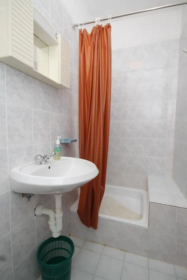 Guest house Apartments And Rooms By The Sea Mrljane, Pasman - 8464 Nevidane